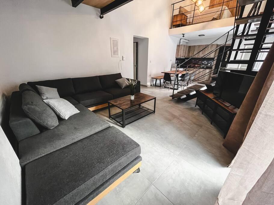 Escala Double Loft 1 & Parking In The City Center Volos Exterior photo